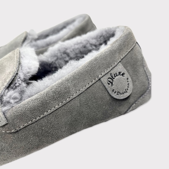 *SOLD* Dearfoams Women’s Dluxe Fernie Genuine Shearling Moccasin Slippers Gray 9 - Picture 4 of 7